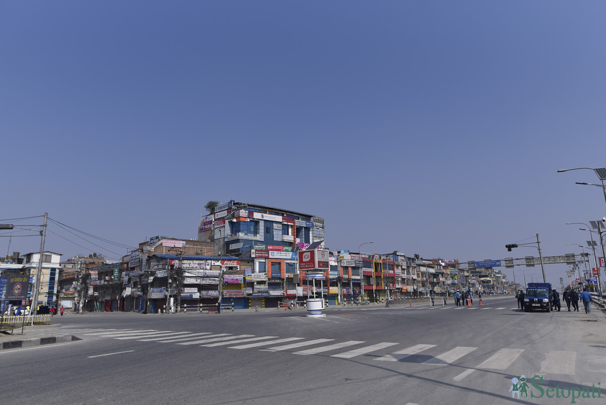 https://raracms.setopati.com/uploads/shares/2020/sujita/lockdown kathmandu/Roads (1).JPG